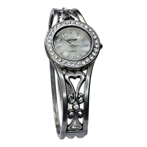 The Avenue Watch Silver Tone Quartz Analog Ladies Clasp Bracelet Rhinestone Read - Picture 1 of 11